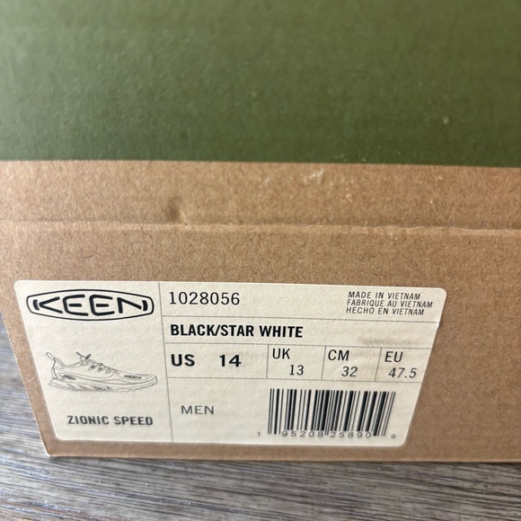 Keen Black and White Trail Sneakers Sz 14 NEW - Picture 13 of 13